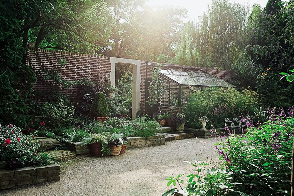 lean-to greenhouse