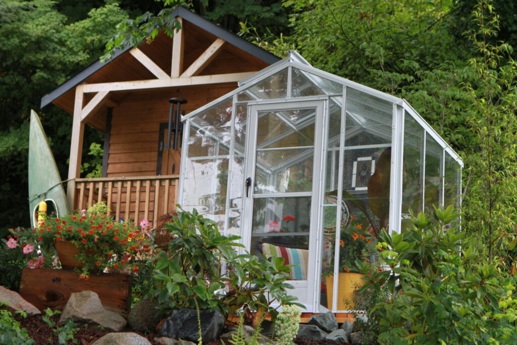 cross-country-traditional-6x6-single-glass-small-greenhouse